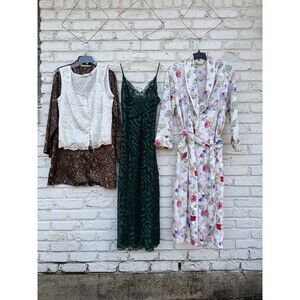 Vintage Victoria Secret Womens Lot of 4 pc. Bath Robe, gown, Nightshirt, top s/m